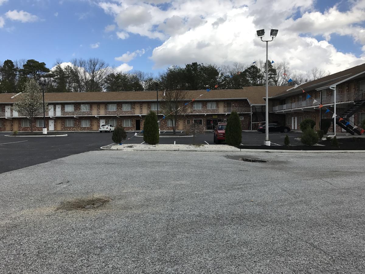 Millville Motorsports Inn And Suites Buitenkant foto