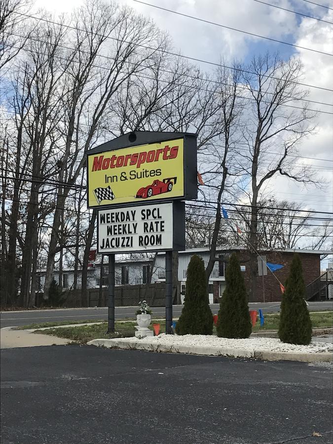 Millville Motorsports Inn And Suites Buitenkant foto