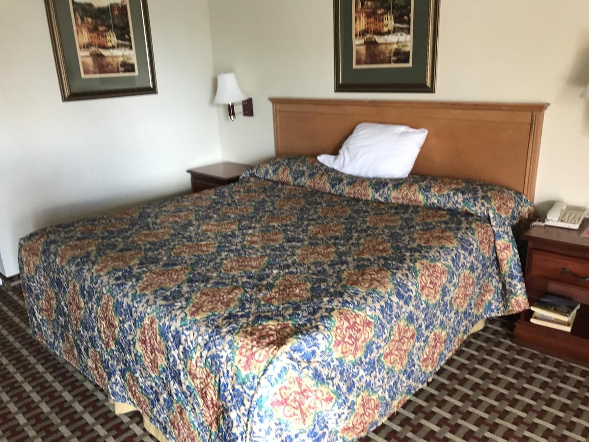 Millville Motorsports Inn And Suites Buitenkant foto