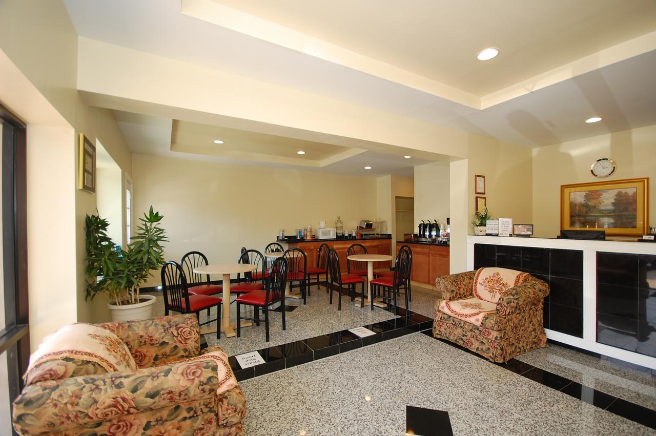 Millville Motorsports Inn And Suites Interieur foto